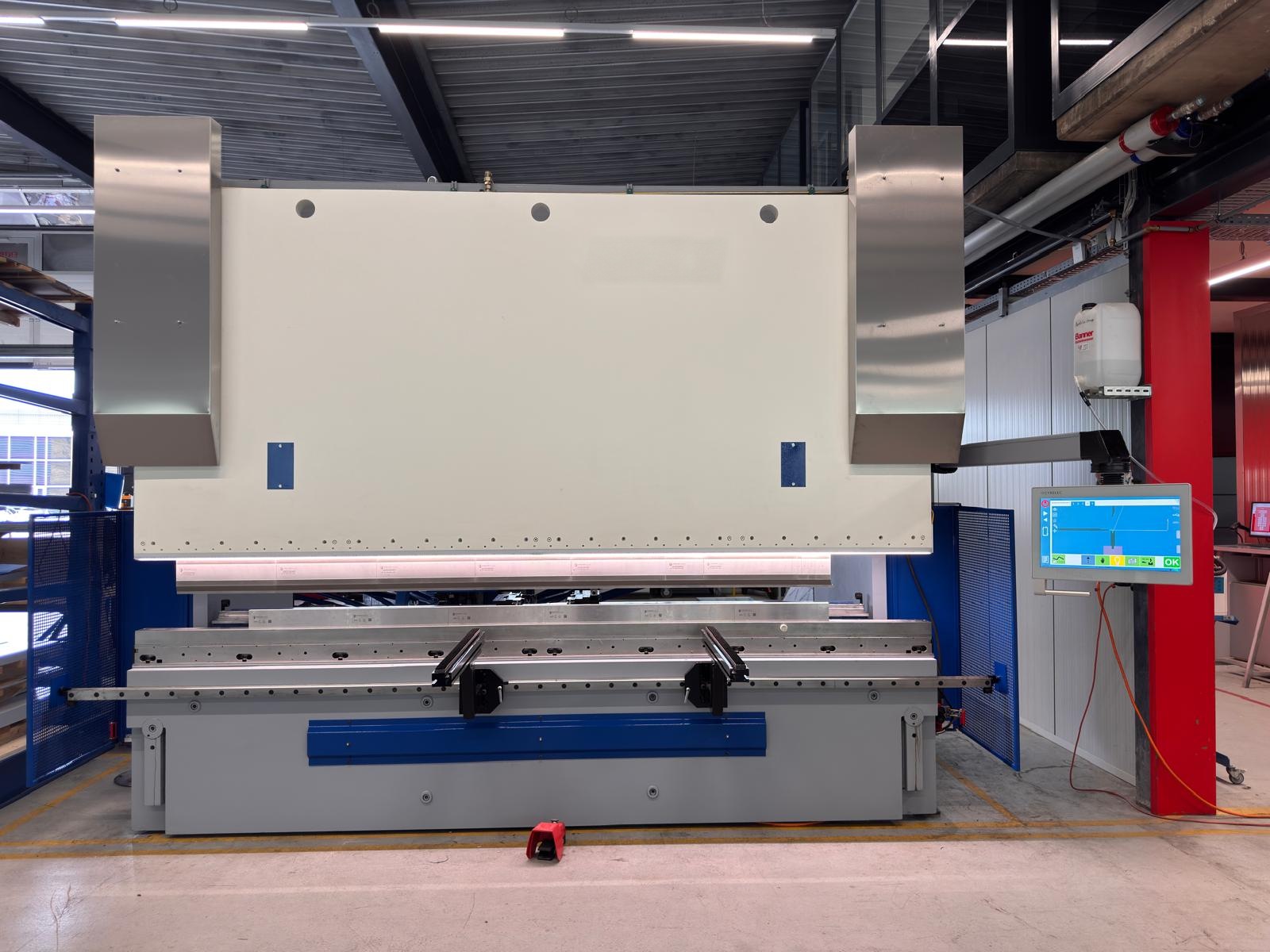 Presse plieuse hydraulique modernisée par Pasatech