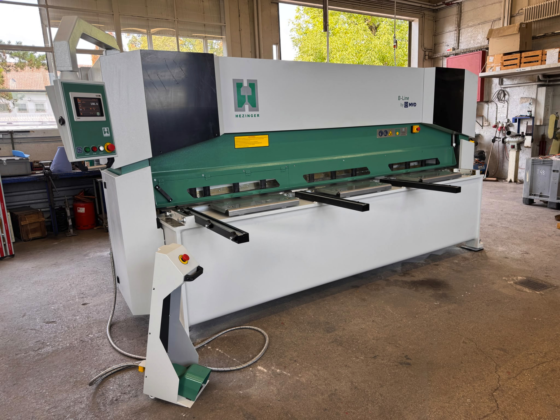 Cisaille Hezinger B-Line livrée en août 2026